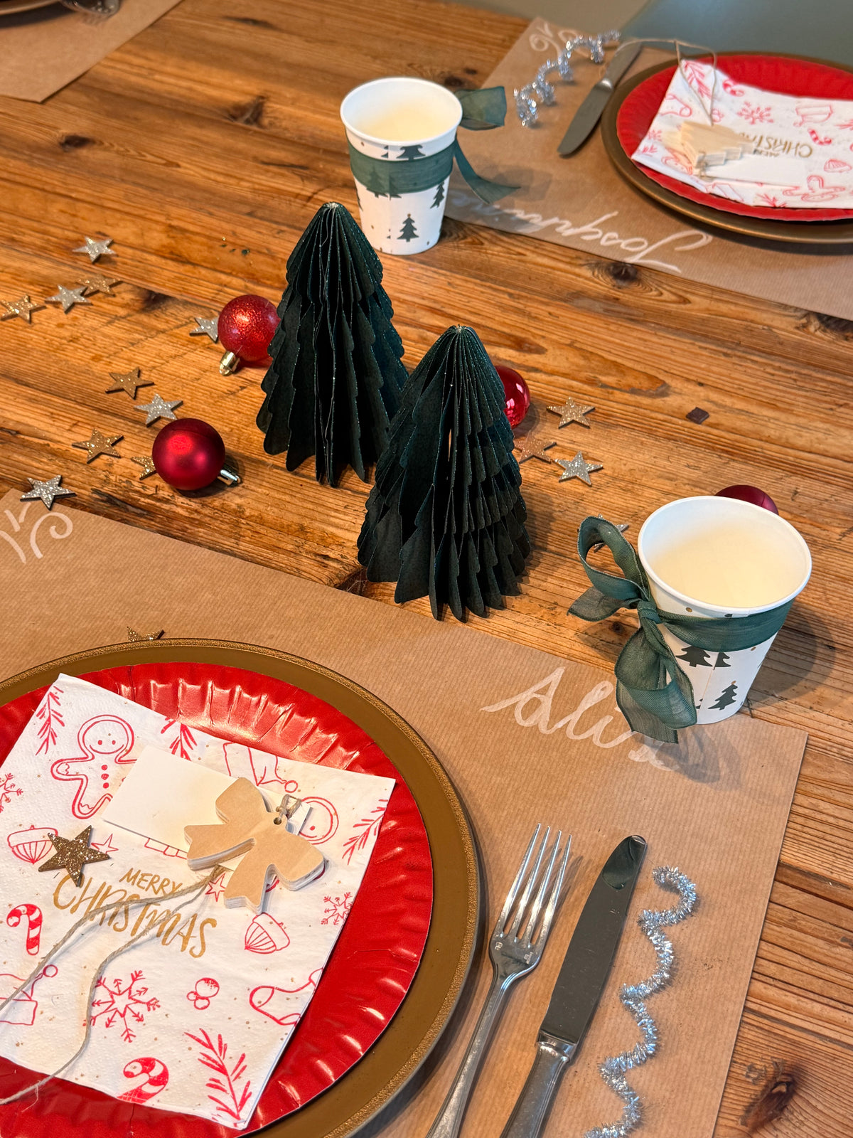 kidsproof kindertafel, kindertafel voor kerst, kersttafelstyling voor kinderen