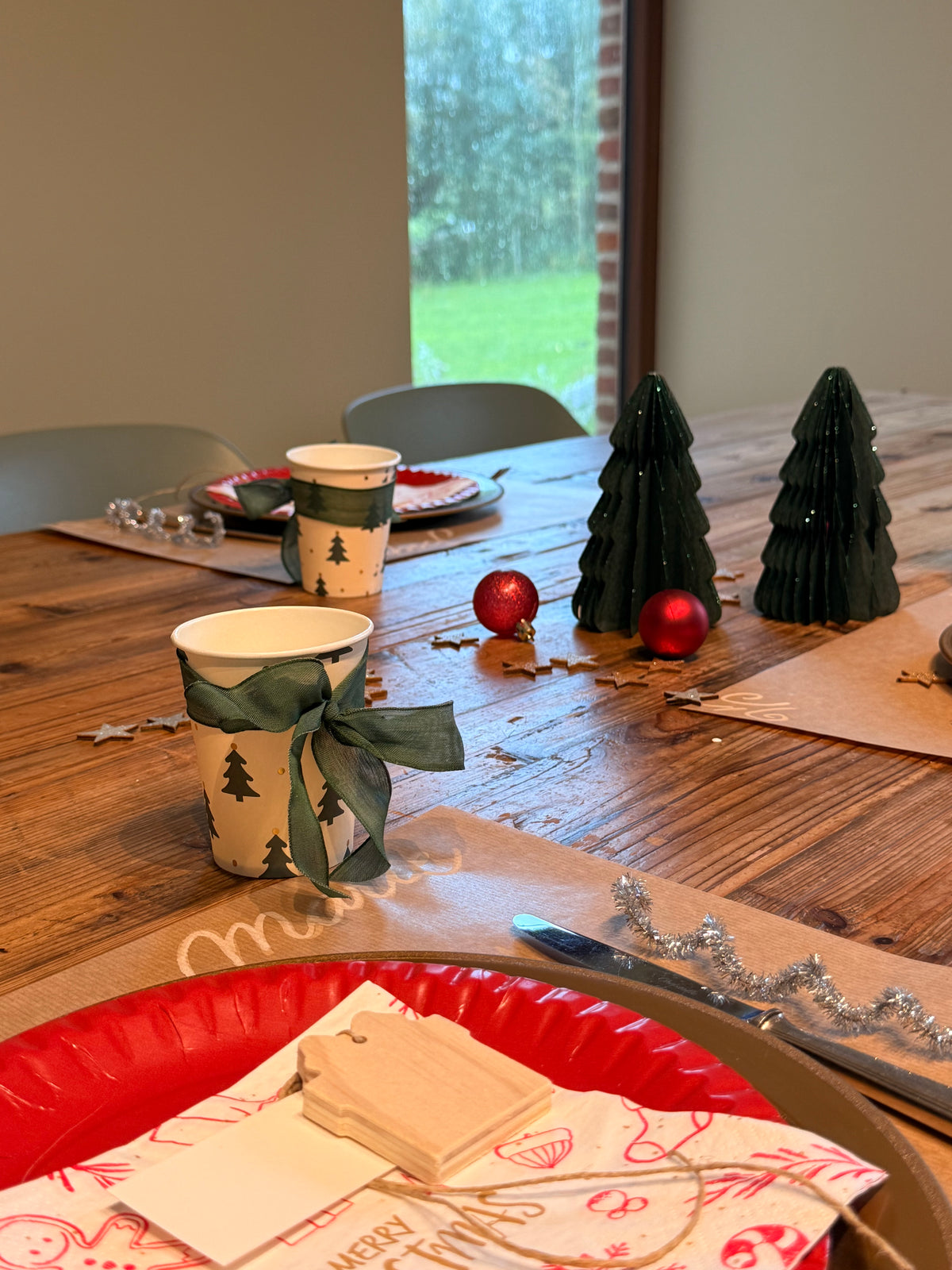 kidsproof kindertafel, kindertafel voor kerst, kersttafelstyling voor kinderen